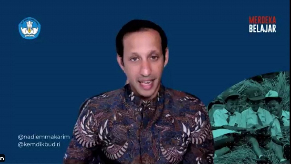 Mendikbudristek Nadiem Anwar Makarim dalam acara Beritasatu Economic Outlook 2021 hari ke-4 bertema Indonesia Digital Infrastructure Report Launching di Jakarta, Kamis (25/11/2021) Foto: BeritasatuPhoto/Emral Firdiansyah