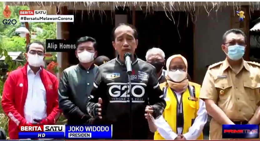 Presiden Joko Widodo meninjau kesiapan infrastruktur seputar kawasan Sirkuit MotoGP Mandalika, Kamis (13/1/2022). Sumber: BSTV