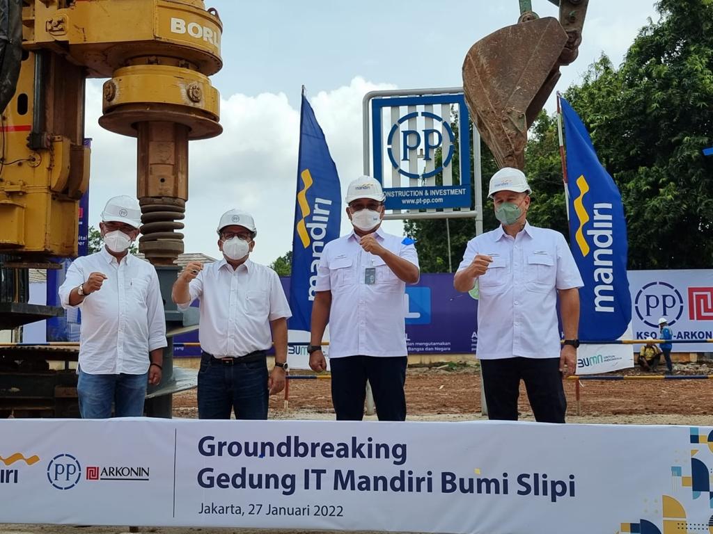 PTPP menggelar groundbreaking ceremony pembangunan proyek
Gedung IT Mandiri Bumi Slipi di Jakarta Barat. Proyek tersebut ditargetkan tuntas akhir tahun 2023. 