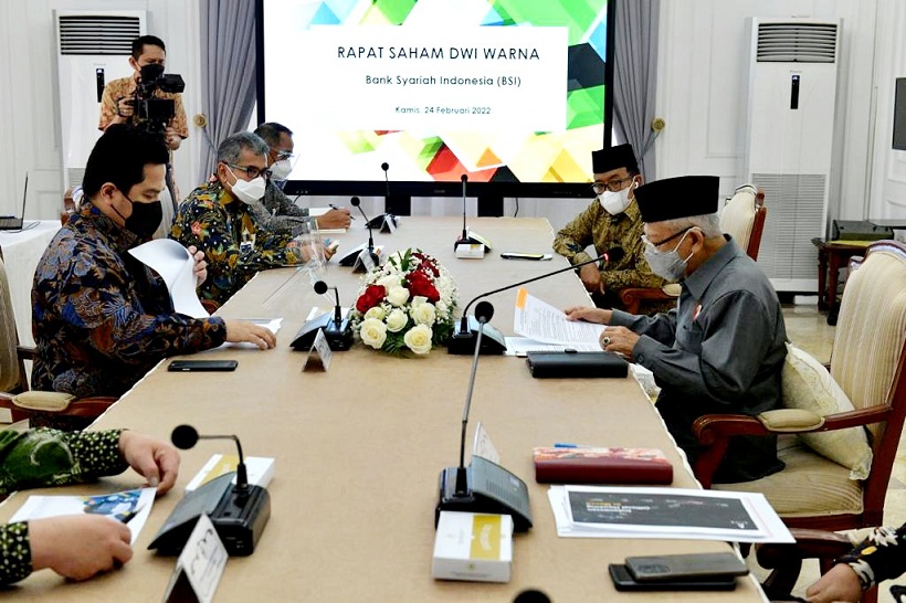 Wakil Presiden Maruf Amin saat memimpin Rapat Penyertaan Modal Negara melalui Saham Dwiwarna pada PT Bank Syariah Indonesia Tbk di Kediaman Resmi Wapres di Jakarta Pusat, Kamis (24/2/2022). Foto: Setwapres