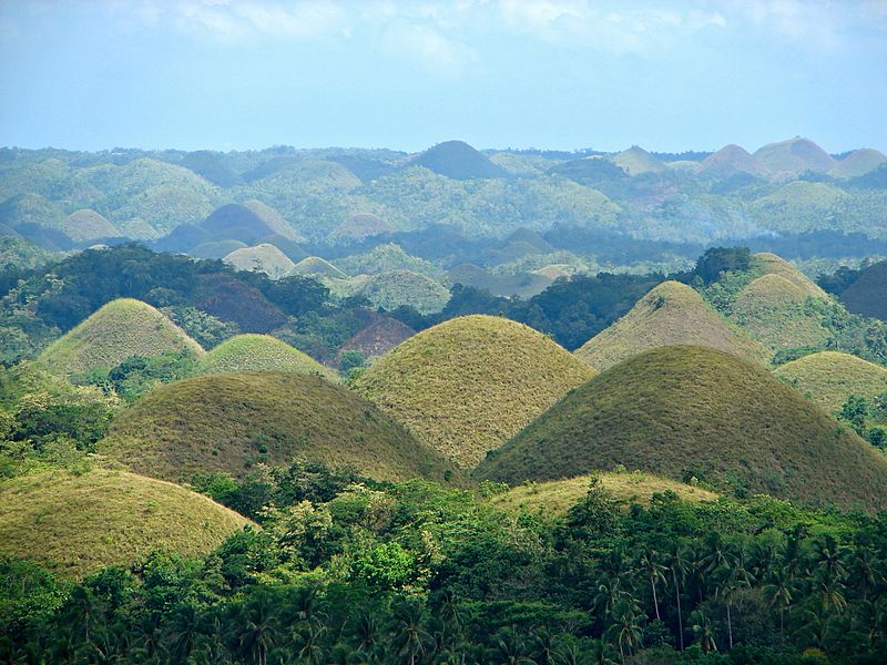 Bukit Cokelat di Filipina.  (Wikimedia - P199)